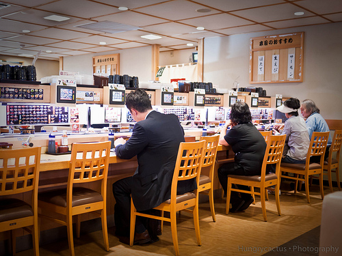 Conveyor belt sushi